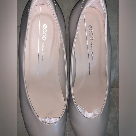 ** SOLD ELSEWHERE ** - Picture 4 of 6